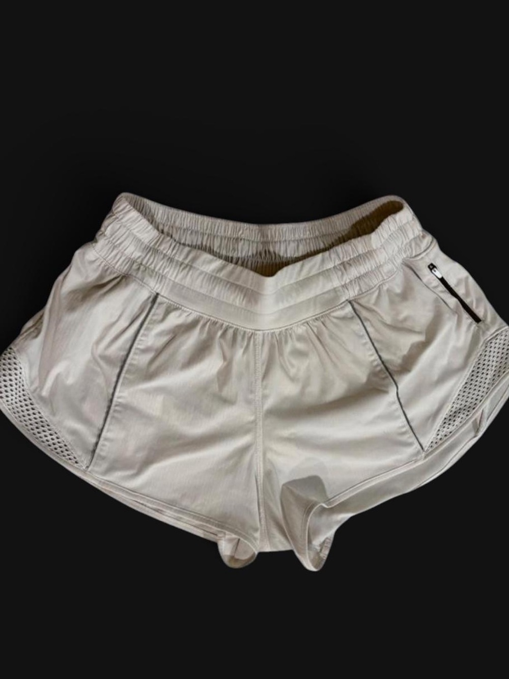 Lululemon Hotty Hot
Short (Reflective) *2.5"